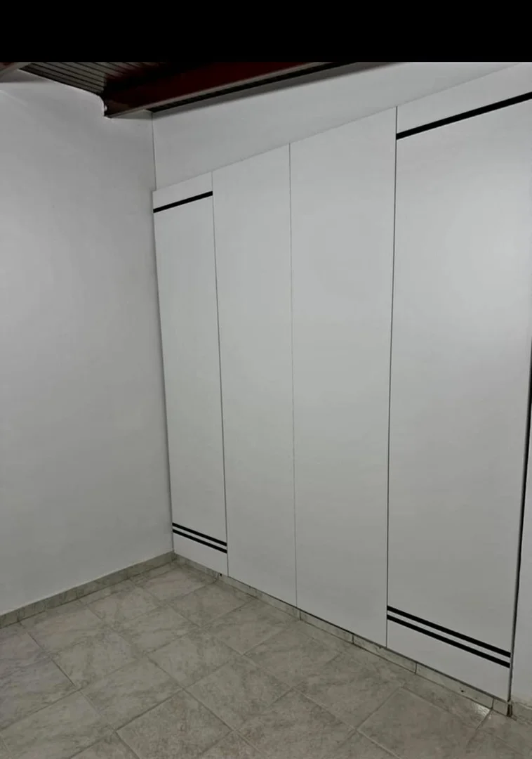 Foto 3 de AMPLIA Y REMODELADA CASA